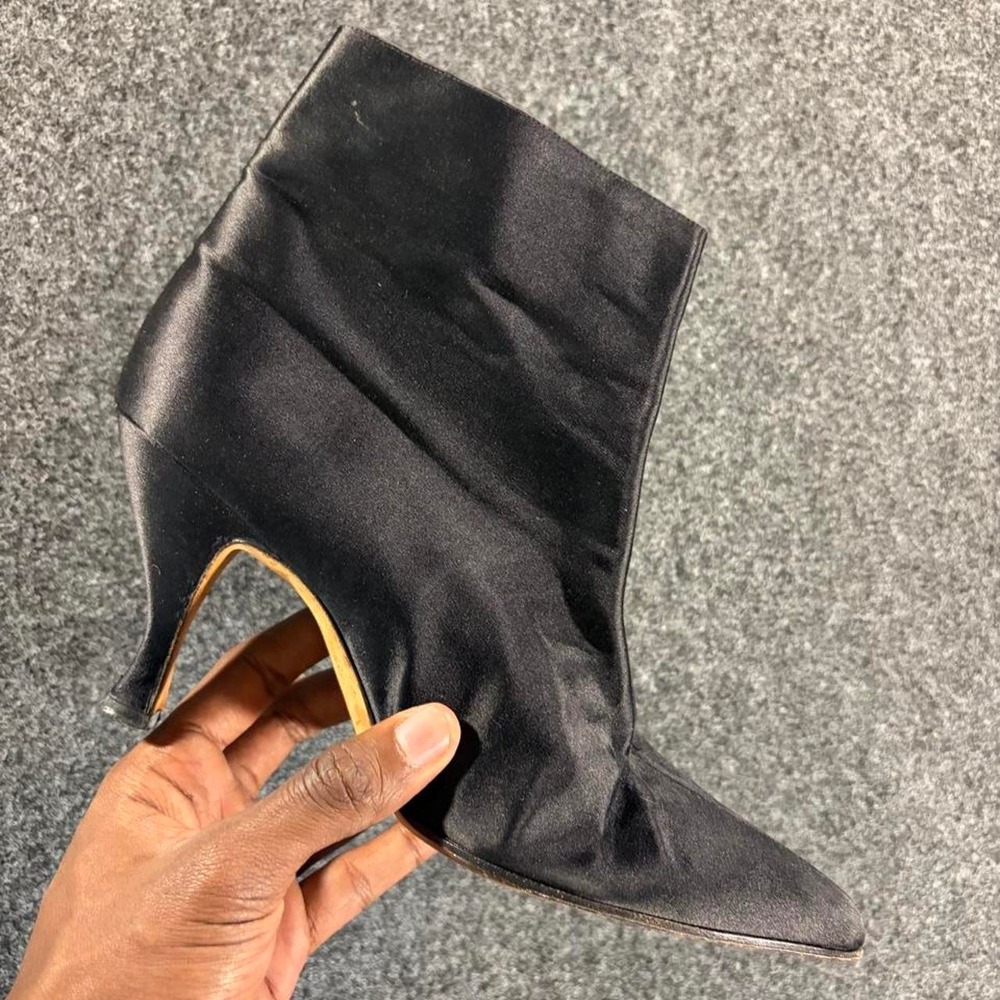 Manolo Blahnik Black Satin Lace Up Ankle Boots High Heel Shoes Size 39.5 Italy